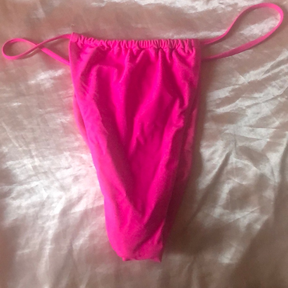 New string bikini set - Picture 2 of 3